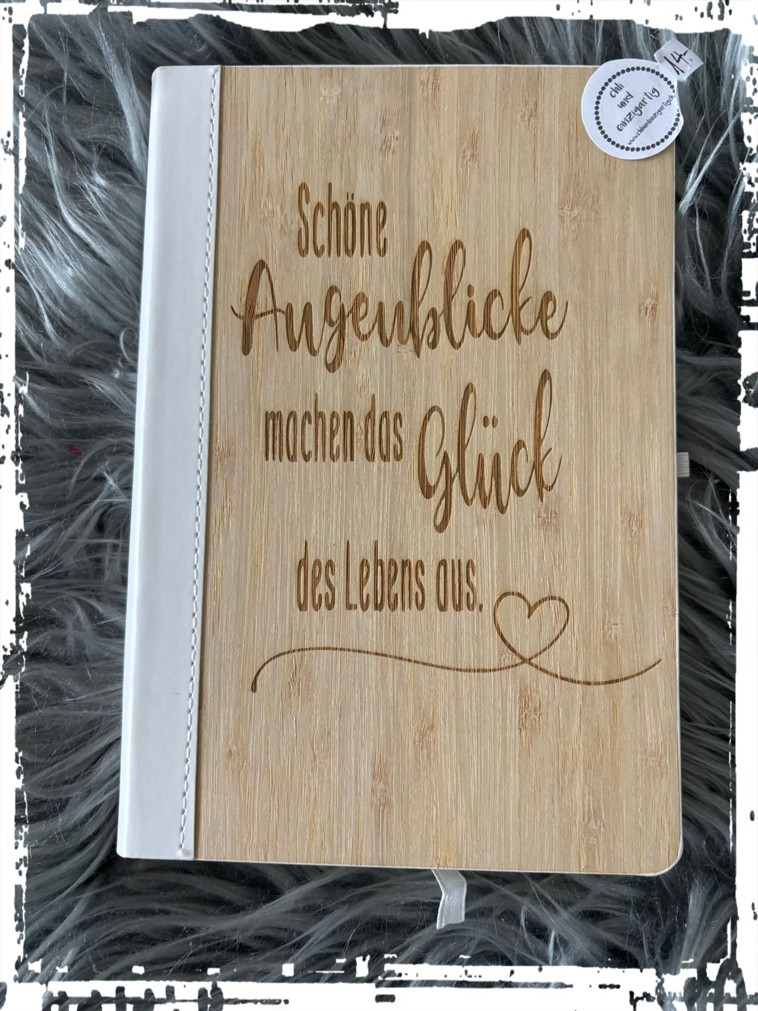 Notizbuch und Kugelschreiber